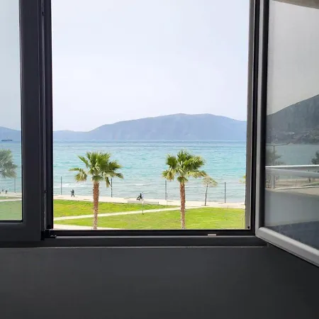 Bay 1 Apartment *